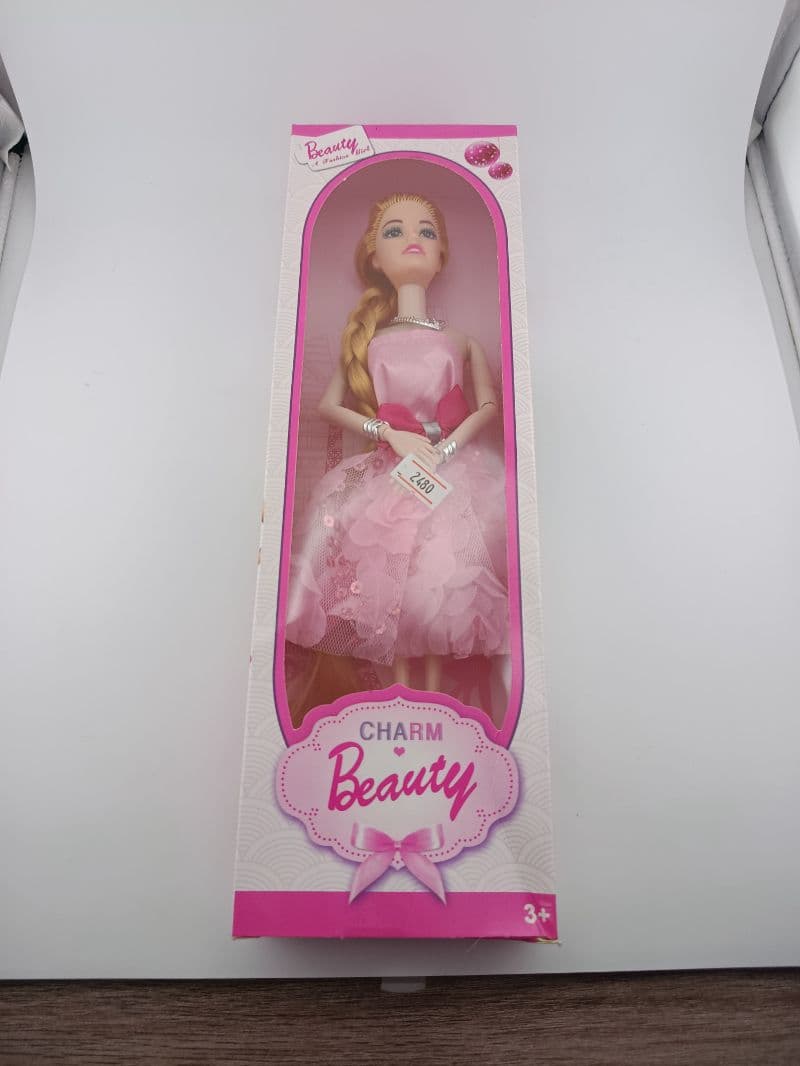 Muñeca Charm Beauty con vestido rosado, para niñas +3 años