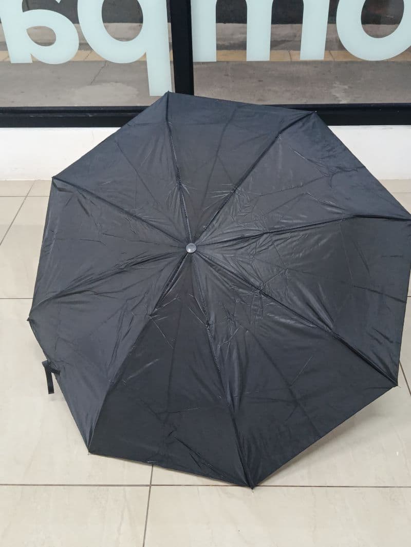 Sombrilla corta manual negra