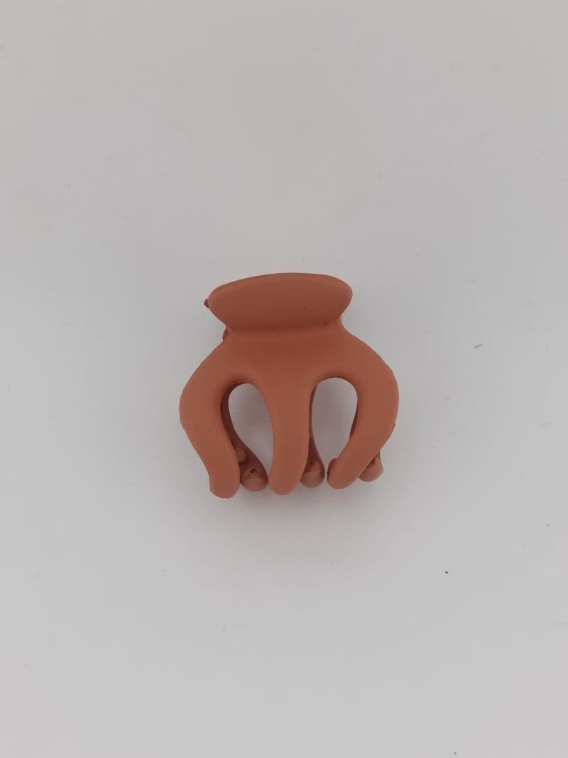 Prensa para cabello tipo piraña — color terracota