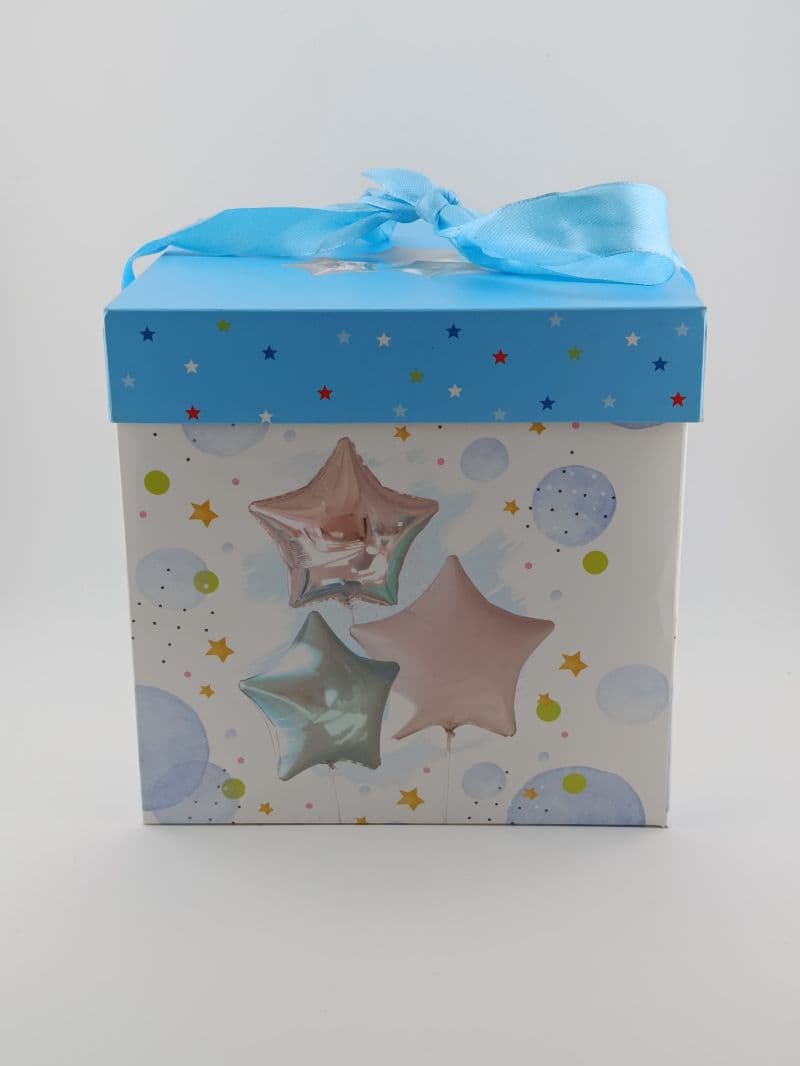 Caja de regalo con globos decorativos 15 x 15 x 15 cm