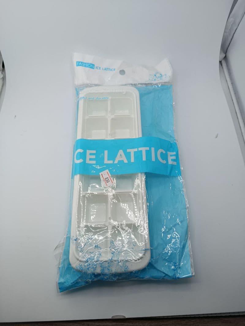 Bandeja para hacer hielo con 6 cubos grandes