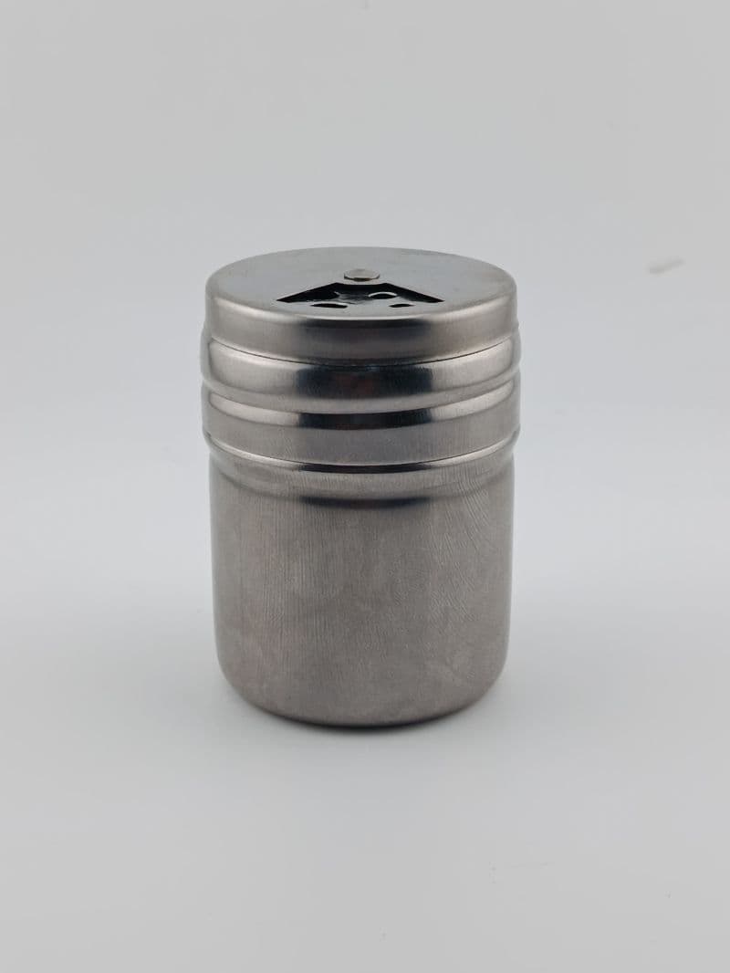 Salero metálico con tapa perforada, 7 cm