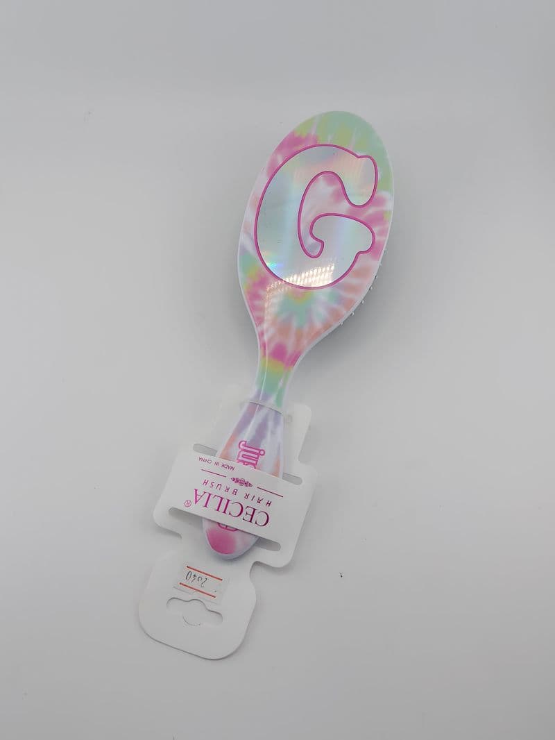Cepillo para cabello Cecilia con diseño tie-dye e inicial