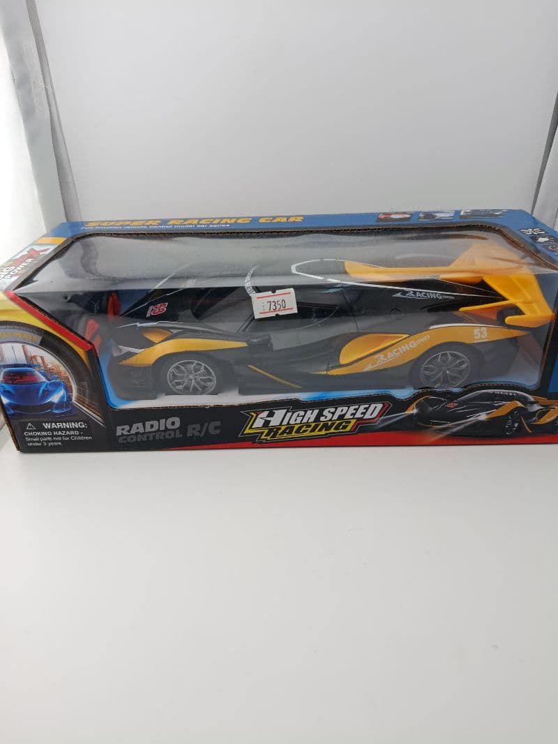 Carro de juguete a control remoto estilo carreras