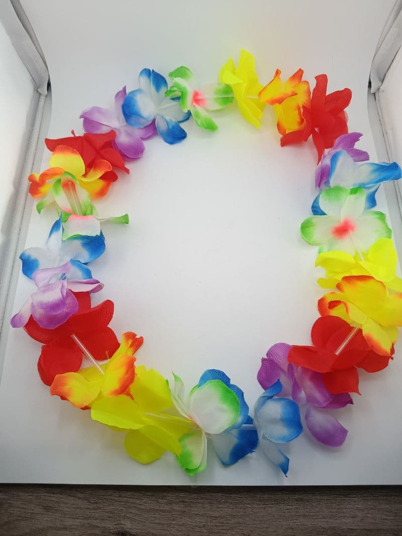 Collar hawaiano de flores multicolor