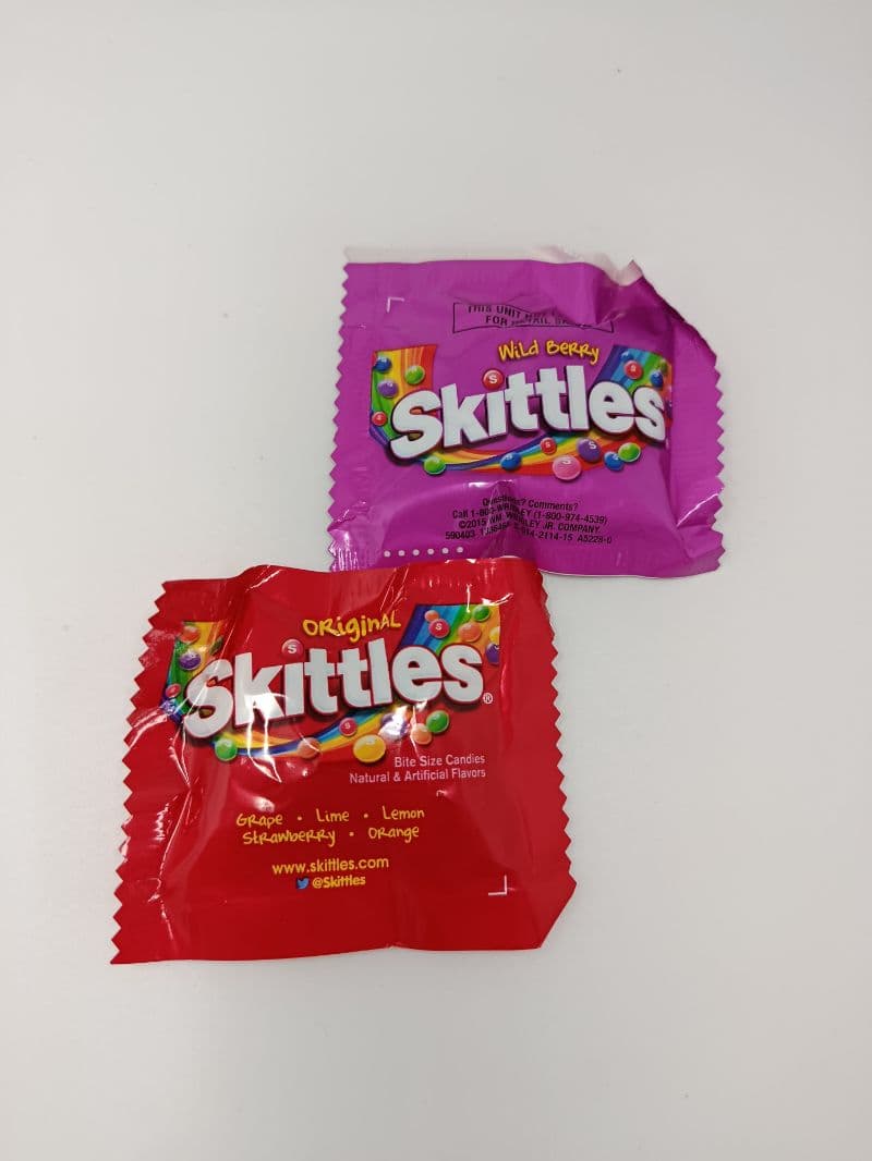 Surtido de confites Skittles y Life Savers