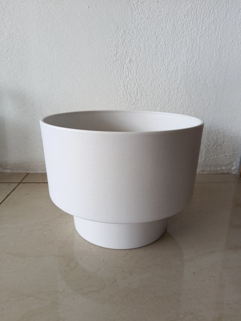 Maceta plástica redonda blanca de 20x26 cm
