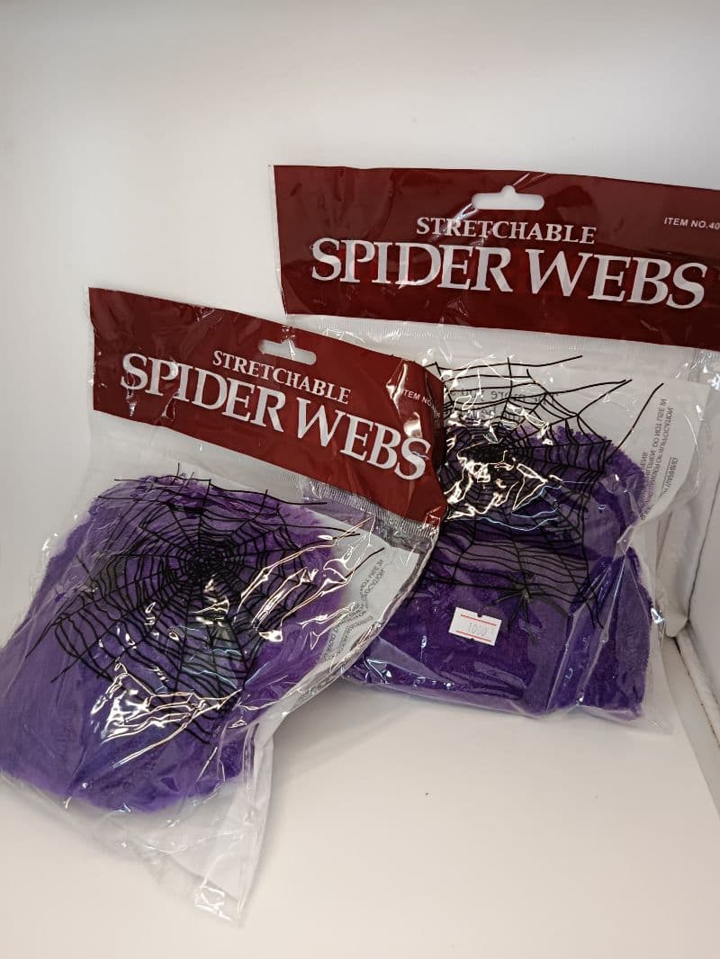 Telaraña decorativa morada para Halloween