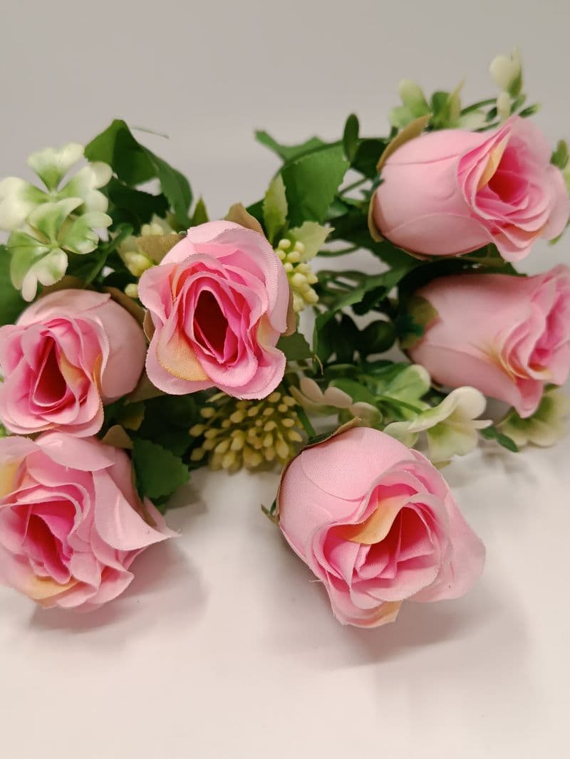 Ramillete de Rosas Artificiales Rosadas de 6 Flores