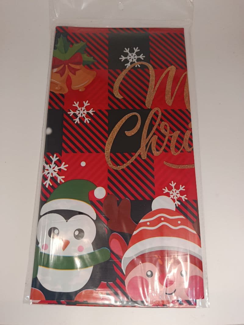 Mantel navideño rojo a cuadros con diseños festivos