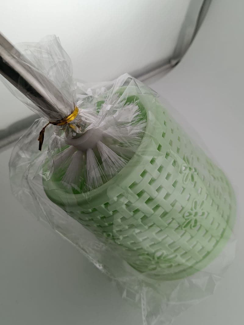 Escobilla de baño con soporte canasta calado
