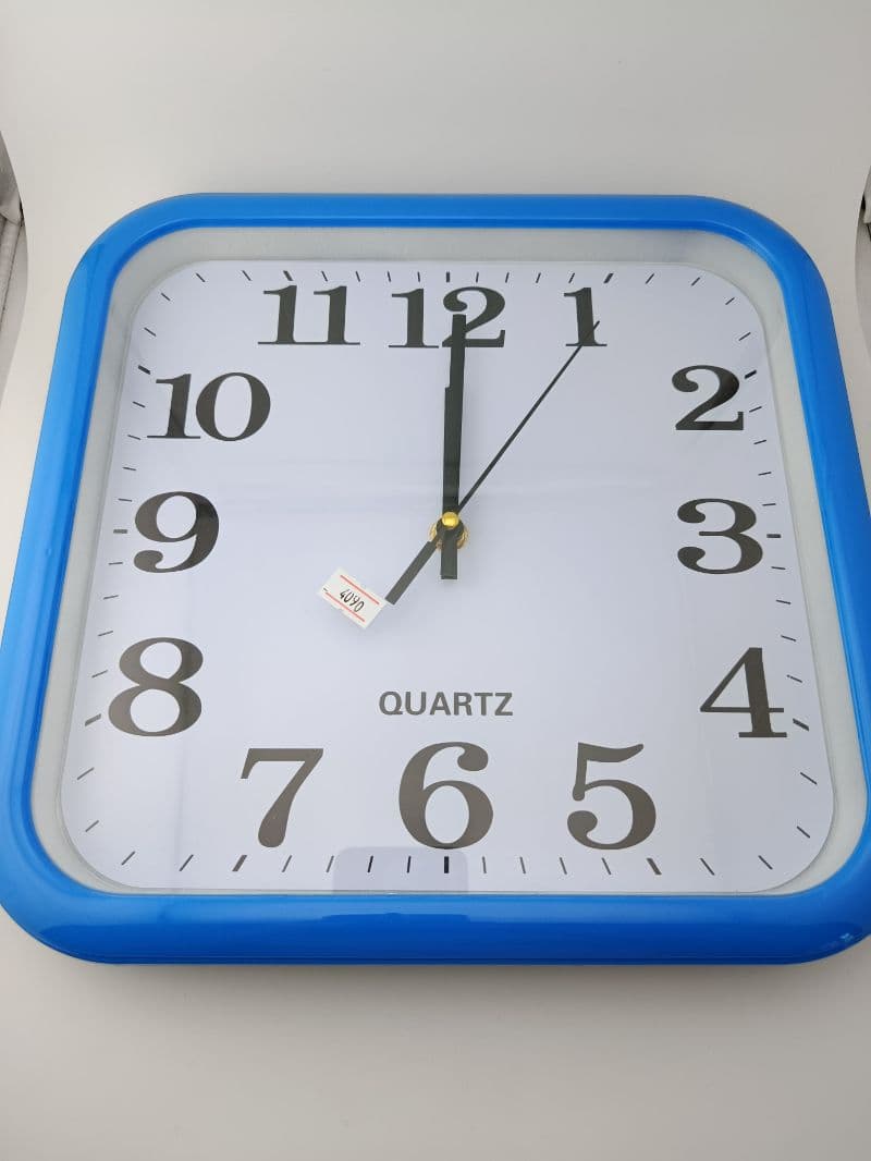 Reloj de Pared Cuadrado 29.5 x 28.5 cm Marco Azul Quartz