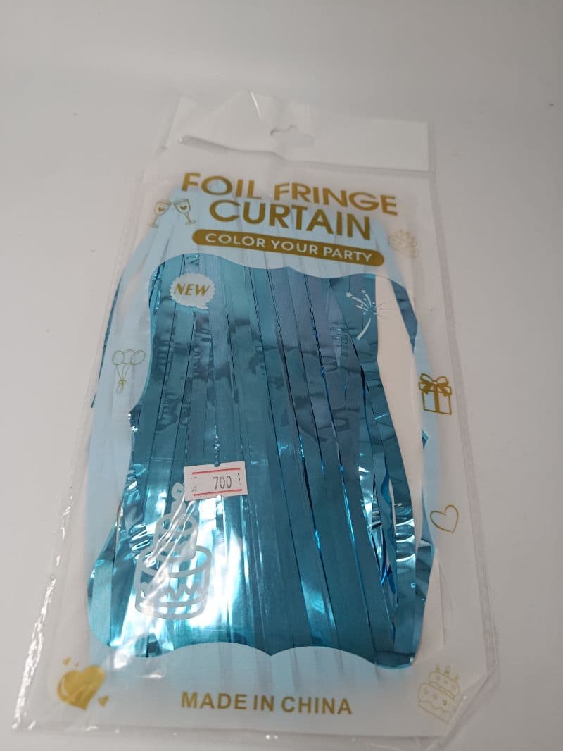 Cortina metálica decorativa celeste