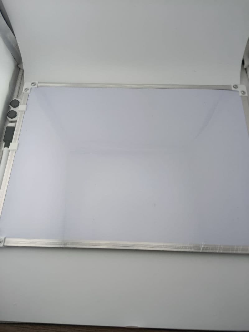 Pizarra Acrílica Blanca 25 x 35 cm con Marco de Aluminio