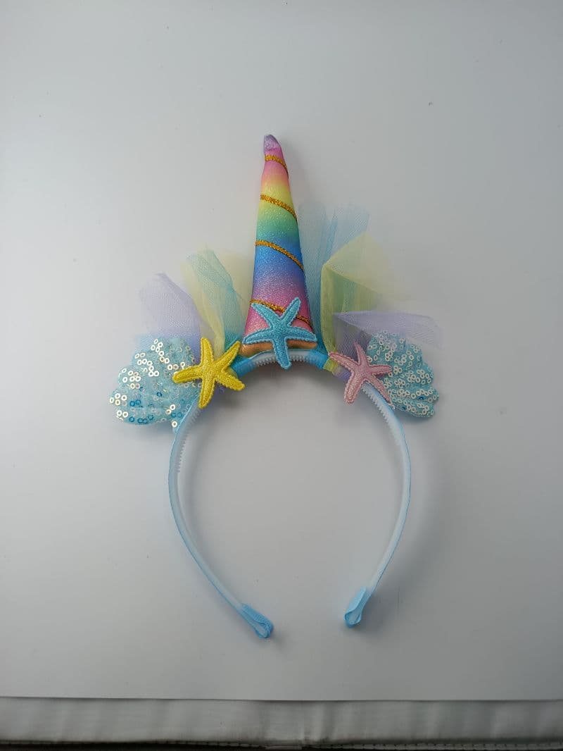 Diadema de unicornio con detalles marinos y abalorios