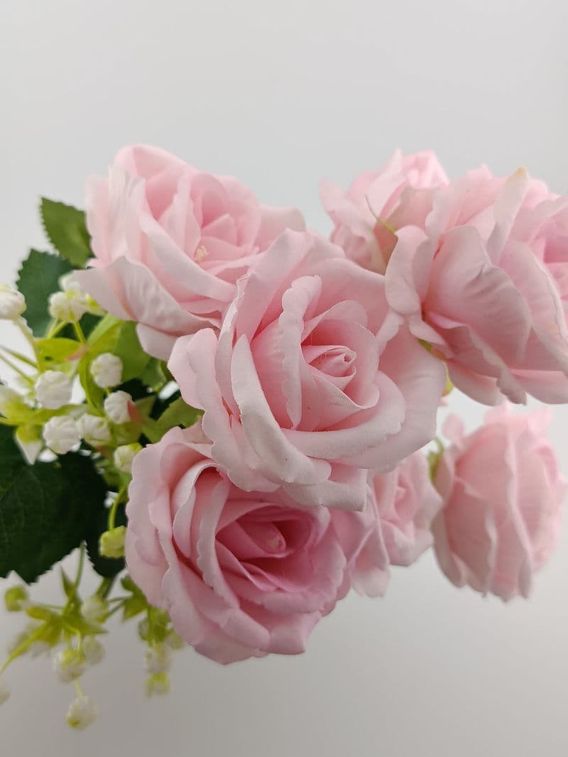 Ramo de rosas artificiales rosadas