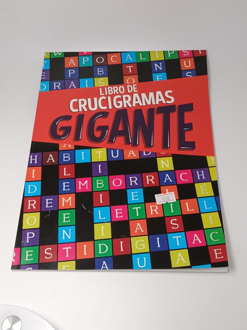 Libro de Crucigramas Gigante