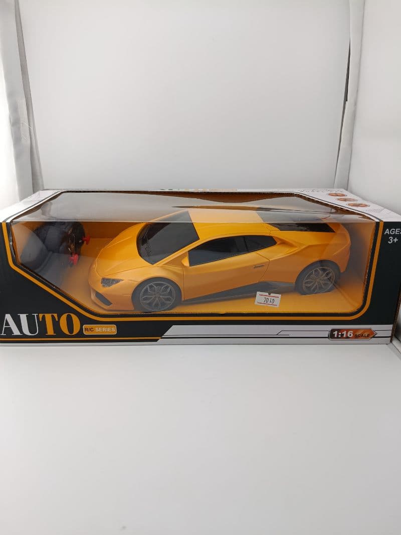 Carro de juguete a control remoto escala 1:16