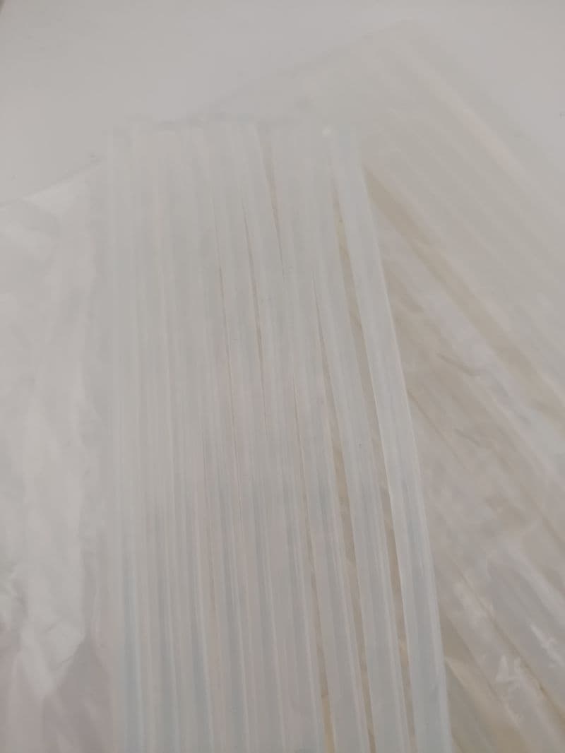 Barras de silicón delgadas 27 cm — 1 kg (aprox. 94 unidades)