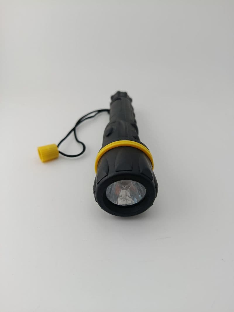 Linterna de baterías 14 cm
