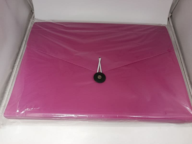 Archivador con separaciones tipo sobre fucsia