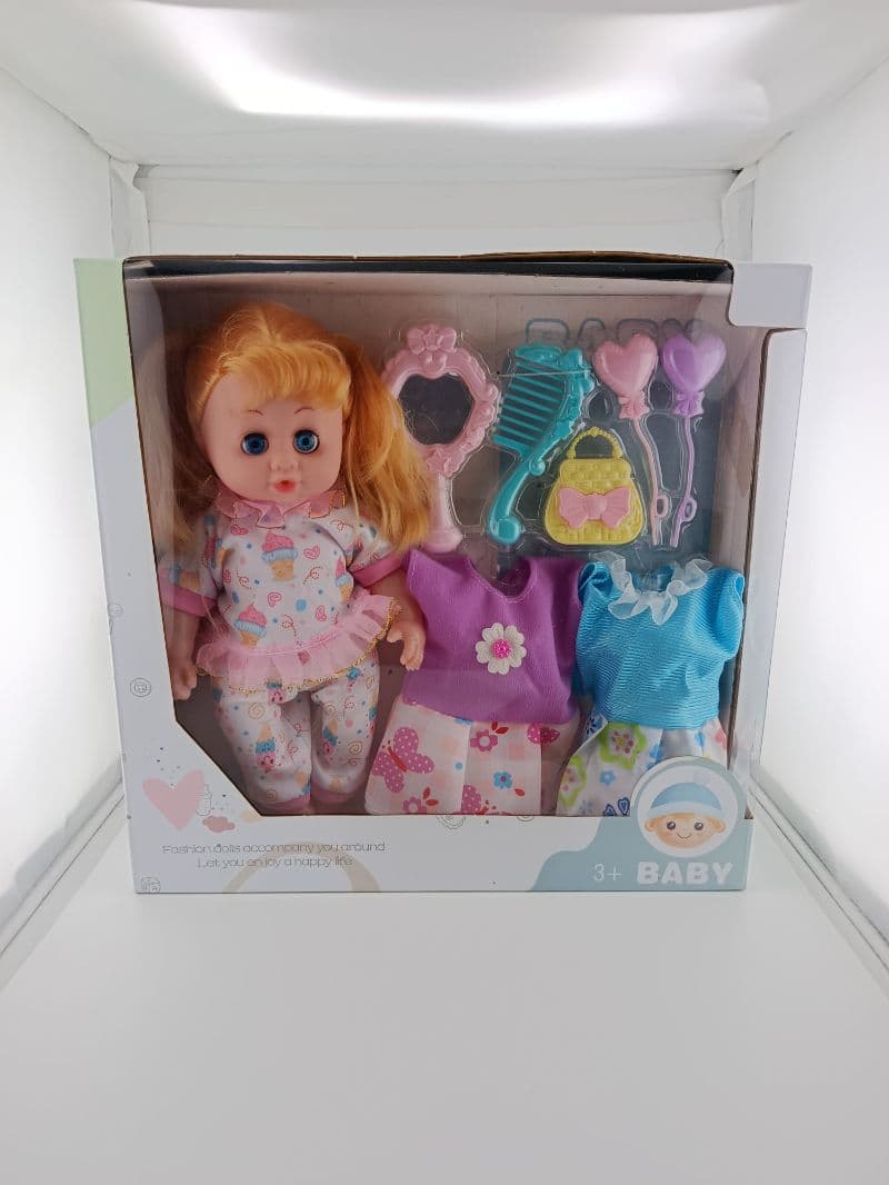 Muñeca bebé con accesorios y 2 outfits intercambiables, para niñas desde 3 años