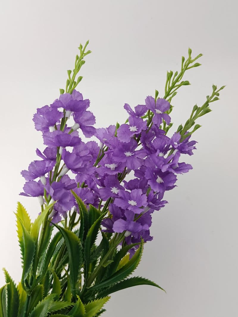 Ramo de flores artificiales tipo delphinium morado