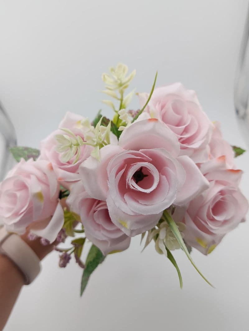 Ramo artificial de 7 rosas rosadas