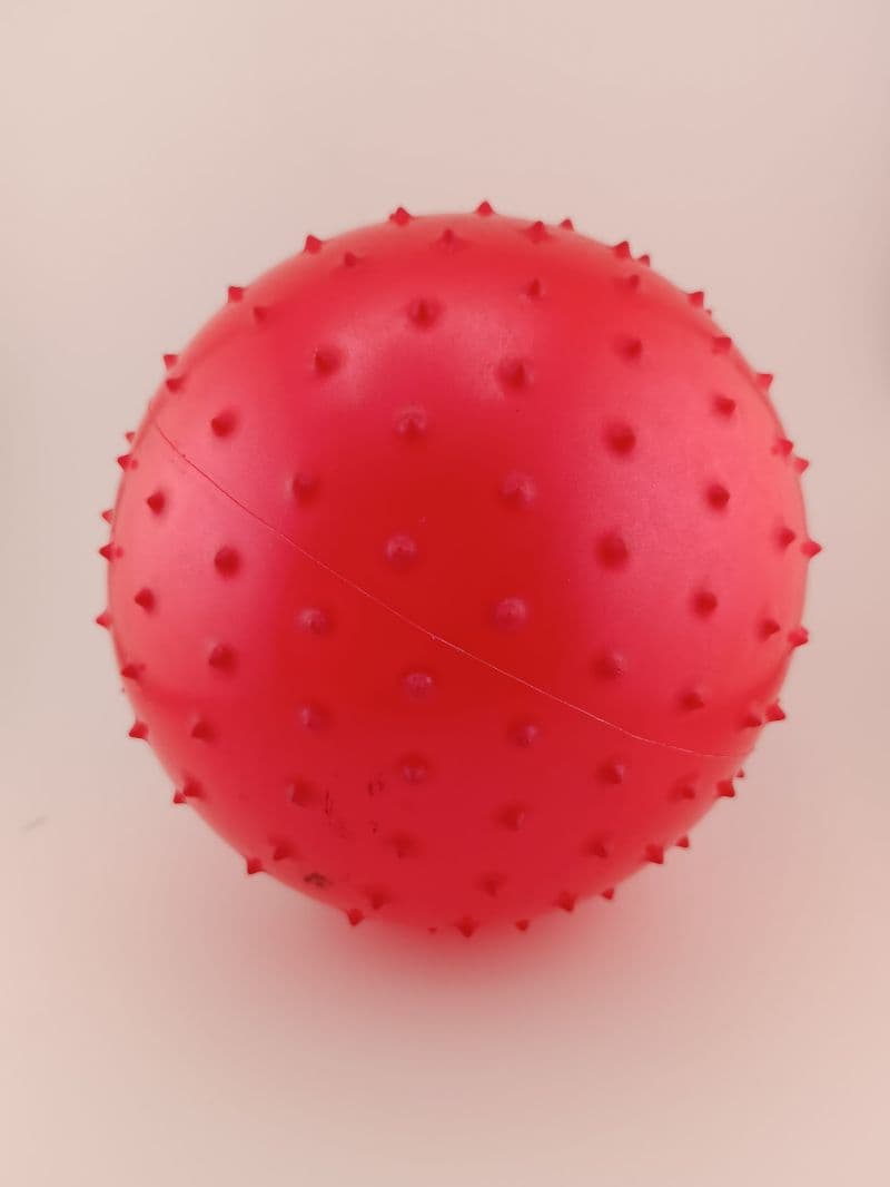 Pelota de hule con picos 16 cm