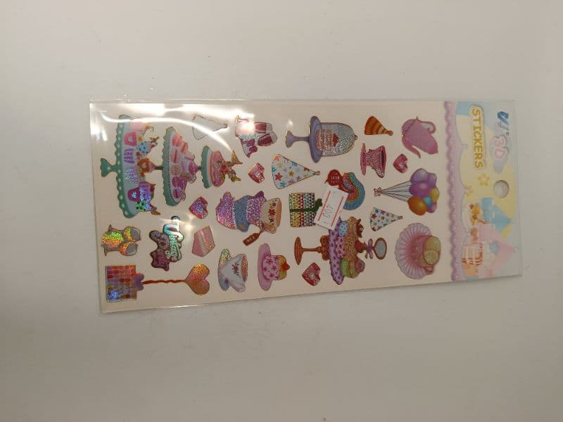 Stickers Planos Medianos Surtidos, Paquete de 12 Unidades