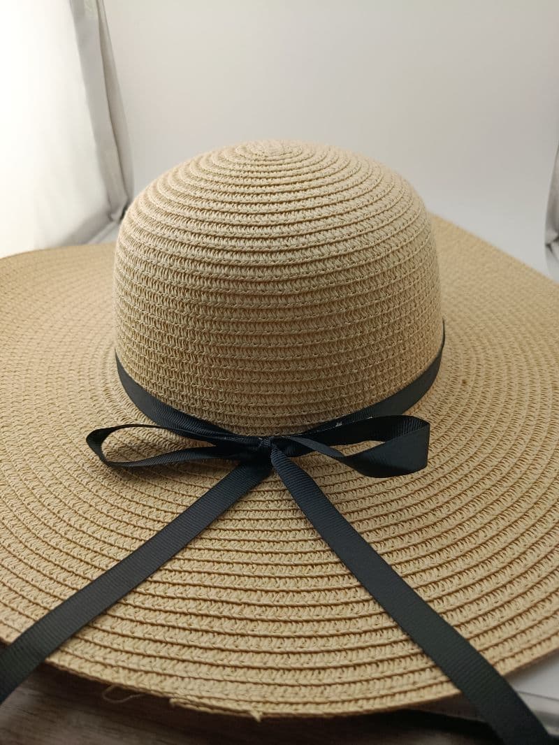 Sombrero de Ala Ancha para Mujer con Lazo Negro