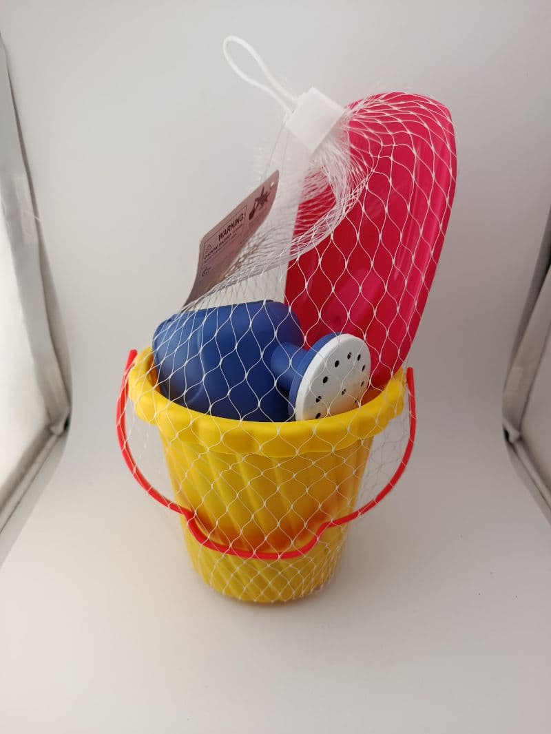 Balde de Playa con Regadera y Accesorios
