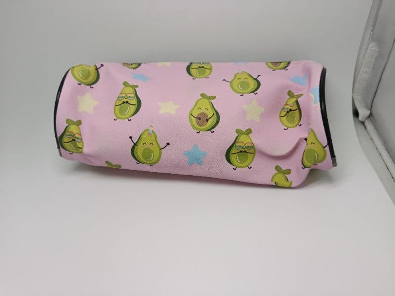 Cartuchera de Tela Redonda con Diseño de Aguacates 21.5x7.5 cm
