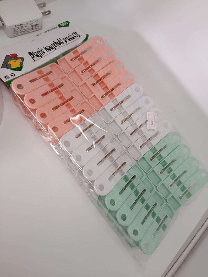 Prensas de Plástico para Ropa (Paquete de 24 Unidades)
