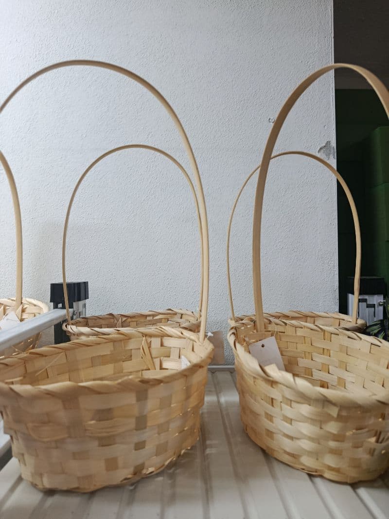 Canasta de mimbre mediana con agarradera