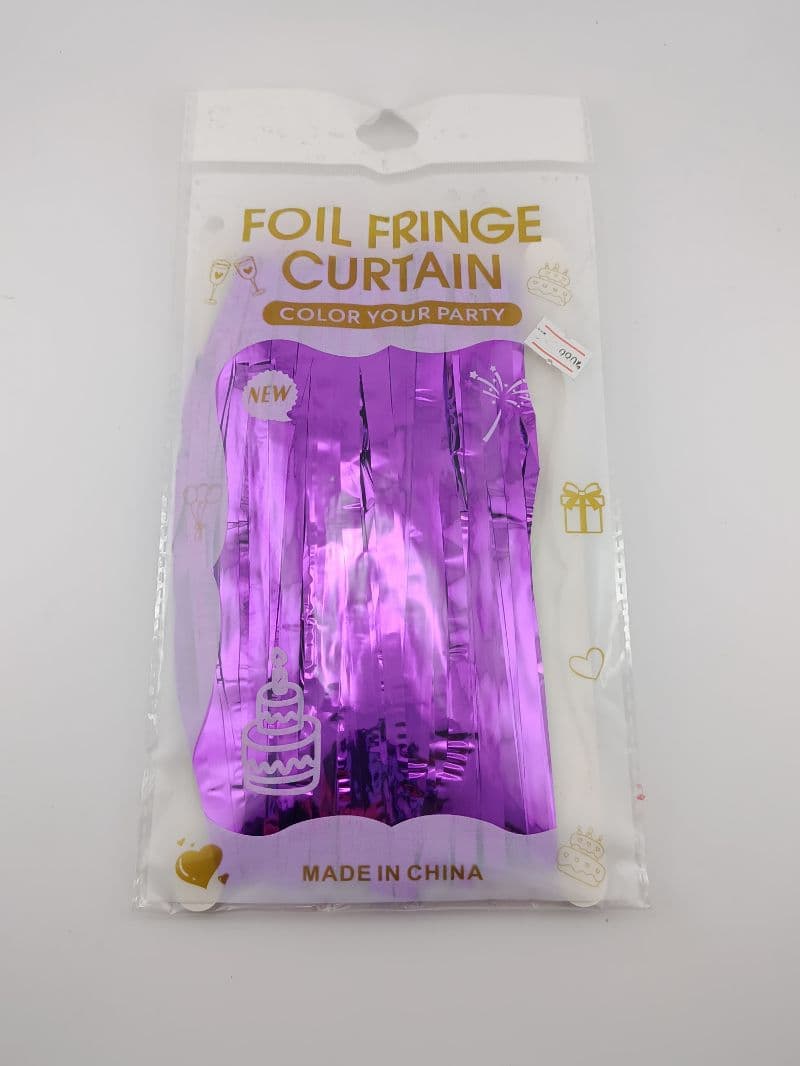 Cortina de flecos metálicos color morado para fiestas