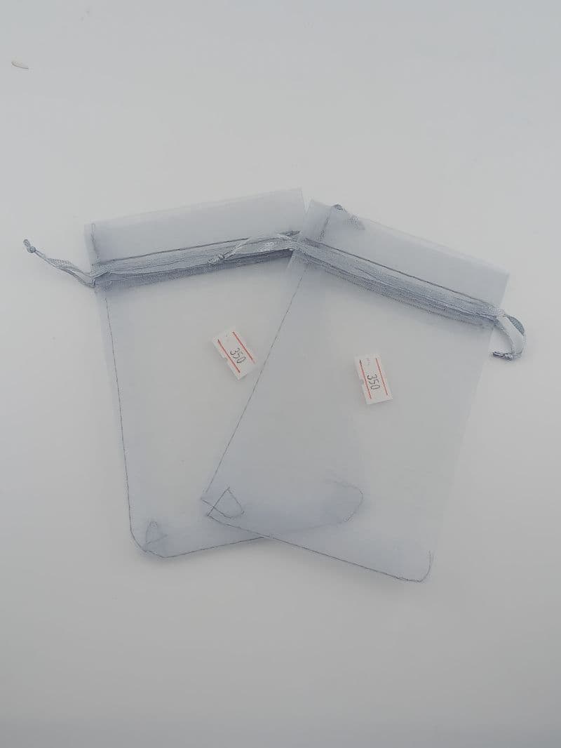 Bolsa de organza gris mini con cordón — paquete de 10 unidades