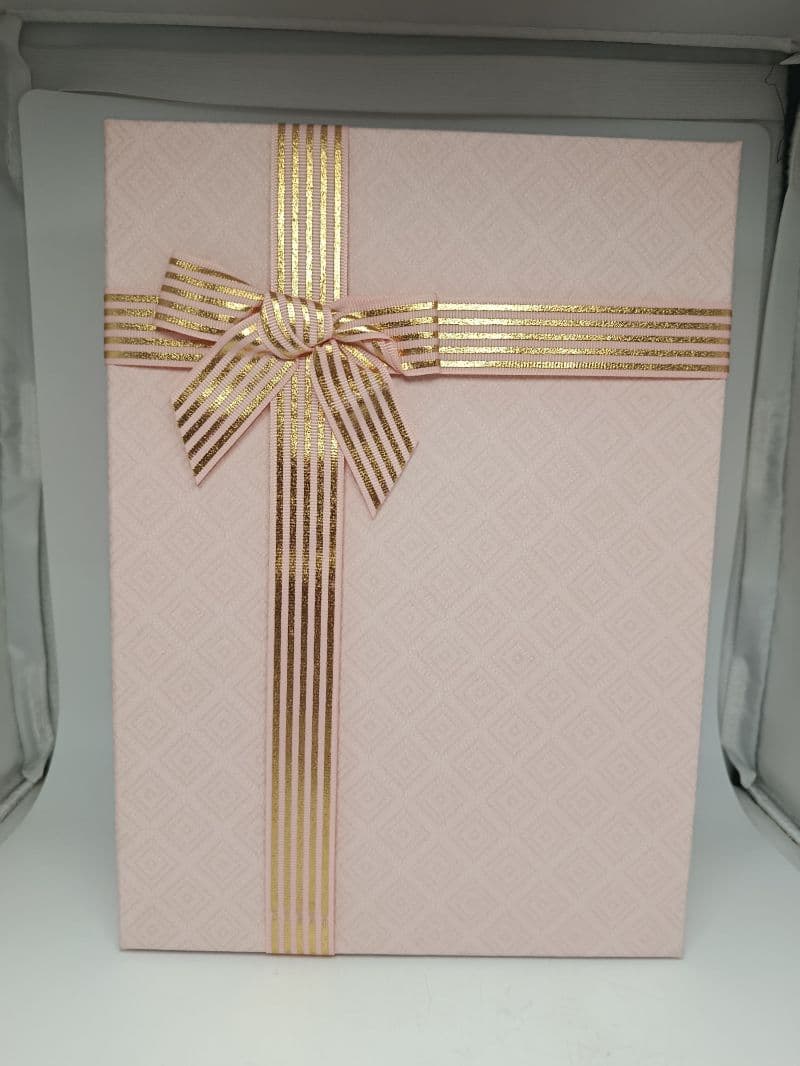 Caja de Regalo de Cartón Decorada con Lazo 29 x 21 x 9 cm